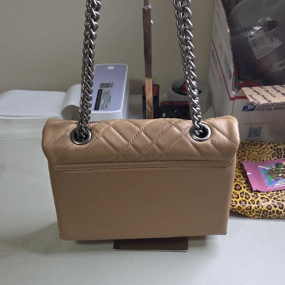 Kurt Geiger The Brixton Shoulder Bag with Chain Strap - Picture 11 of 11